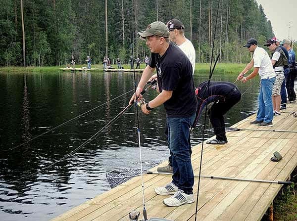 На что ловить форель на платнике