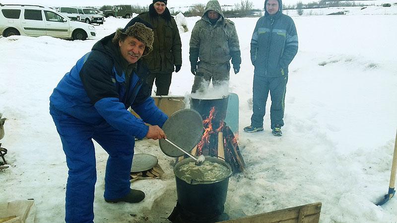 Жуковские пруды: уха на льду